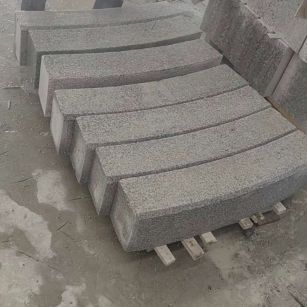 唐山芝麻白弧形路牙石
