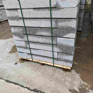 唐山芙蓉白路牙石，马路牙子